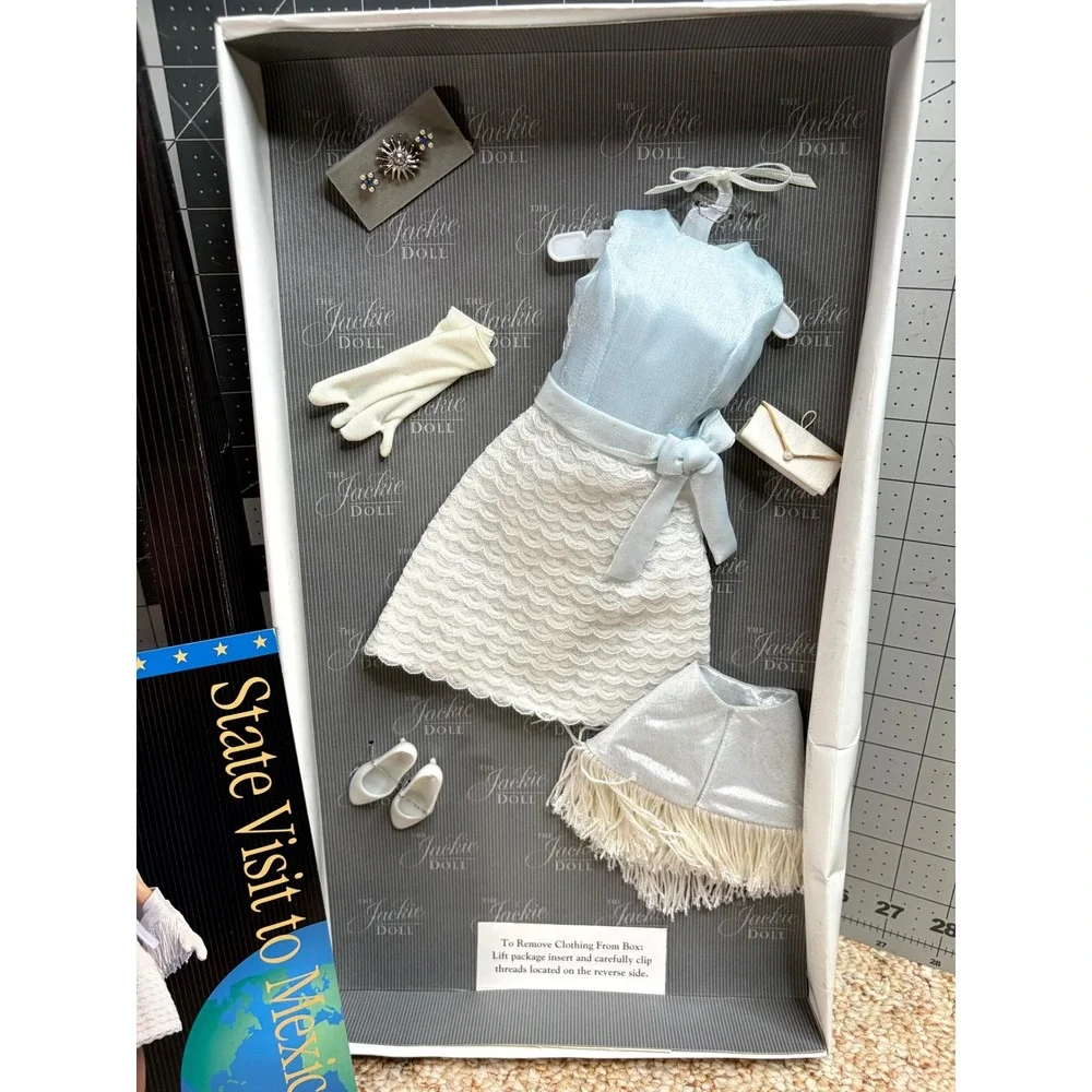 Franklin Mint Jackie Doll State Visit to Mexico Outfit Accessories Set NIB - Picture 2 of 5